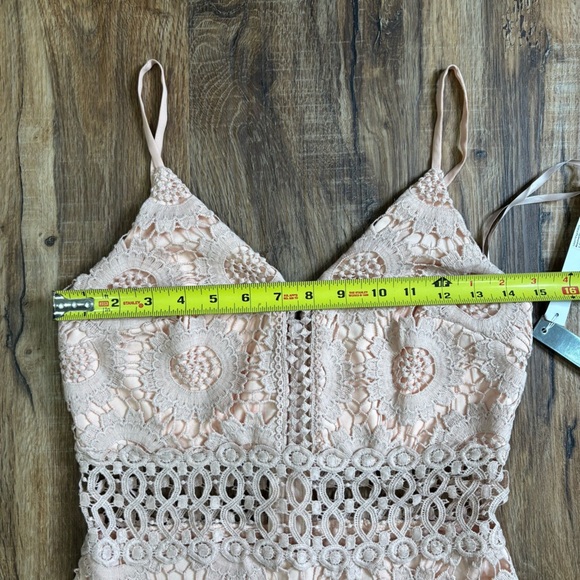 NWT Aqua Blush Floral Lace Dress Size Small - Picture 5 of 8